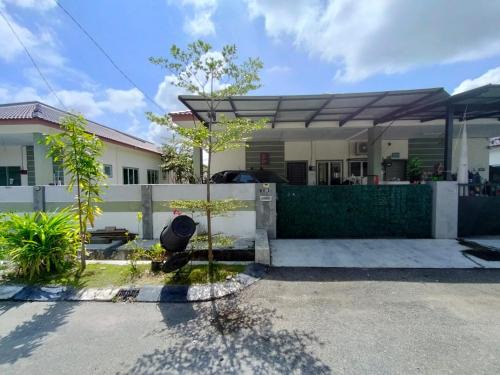 Manjung House | Doleena's Homestay