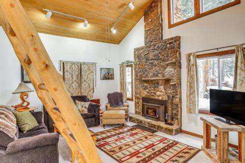 Dolores House | Dolores Cabin with River Access Pets Welcome!