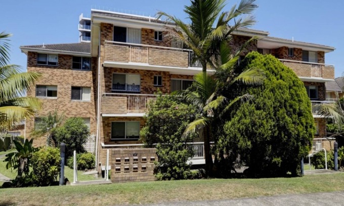 Forster Apartment | Dolphin Court 13 - Walk to beaches and town