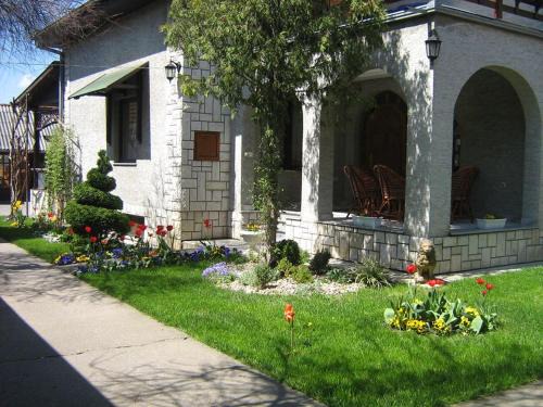 Backi Petrovac Bed & Breakfast | Domaćinstvo Opavski
