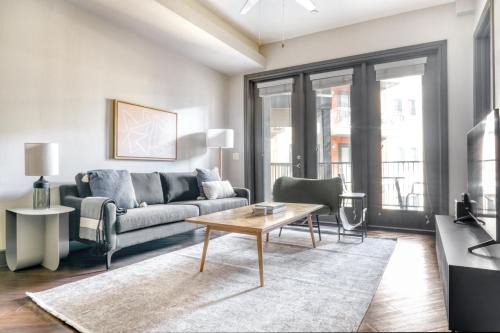North Burnet Apartment | Domain 2br w gym pool wd nr restaurants ATX-175
