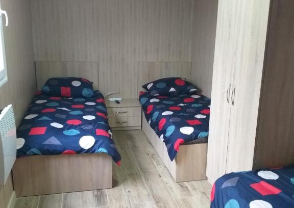 Grodzisk Mazowiecki House | Domek Dwupokojowy N4 - FreezerHause Kozery- NoclegiGrodziskPL 792-535-535