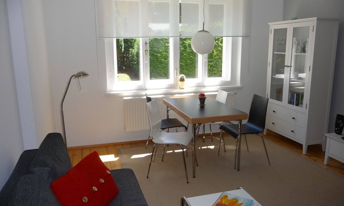 Kleinzschachwitz Apartment | Domicile at the Elbe - new holiday home with charm