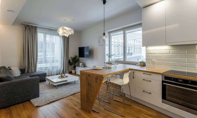 Old Town Apartment | Domillion 1bdr lovely apt with parking &lift B9a4!