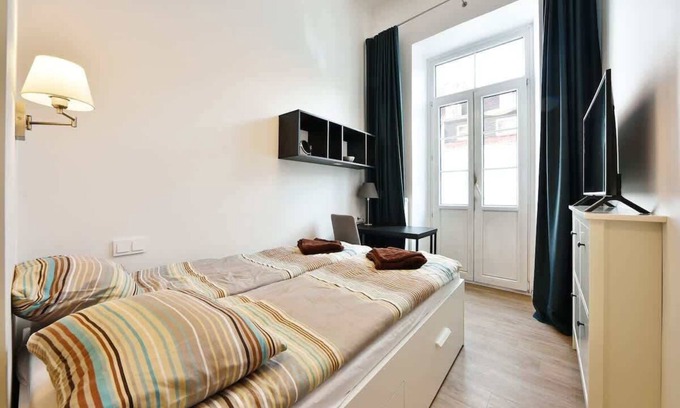 Old Town Apartment | Domillion Duplex Apt. 11 ppl 4baths Vokieciu V10C!
