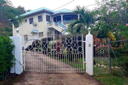 Morne Rouge Apartment | Dominic Apt at Mt Hartman