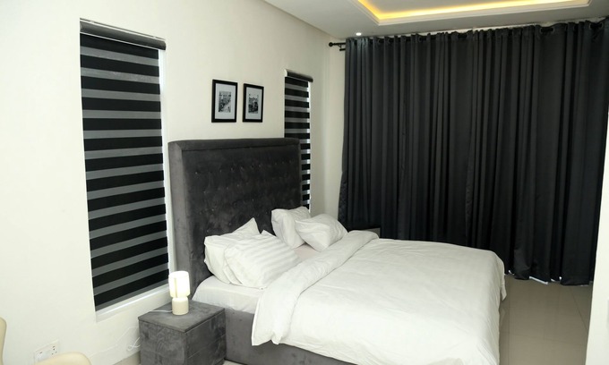 Lagos Apartment | Domira Smart Luxury Duplex Apartment, 24 hour power, centrally12min to Airport n