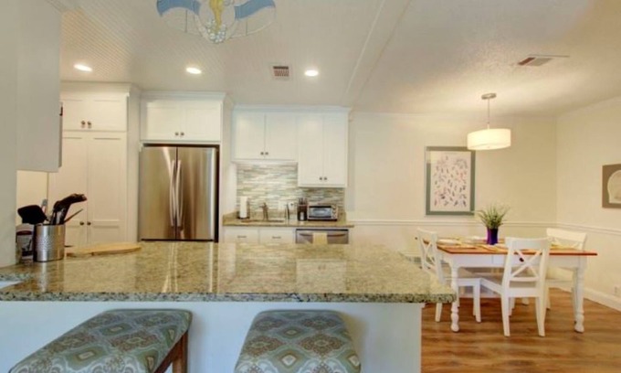 Demere Park Condo | Don’t Let Summer Dates Get Away! September & October dates available!