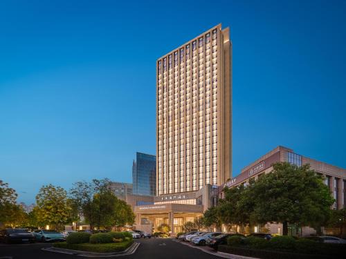 Dongguan City Center Hotel | Dongguan DongCheng International Hotel - Free shuttle buses for executive room guests during Canton Fair