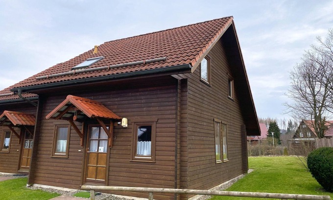 Rotacker House | Doppelhaushälfte in Hasselfelde