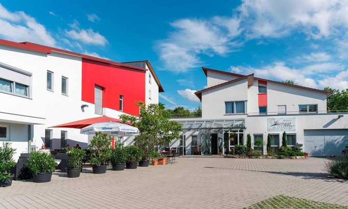 Nordheim Apartment | Doppelzimmer 2 - Müllers Weingut und Weinstube im Auerberg