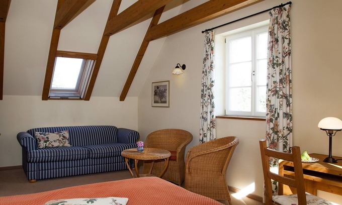 Niemegk Apartment | Doppelzimmer mit Du/wc, TV, Telefon, Fön