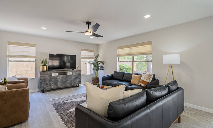 Neely Farms House | Dos Palmas - Gilbert Poolside Retreat