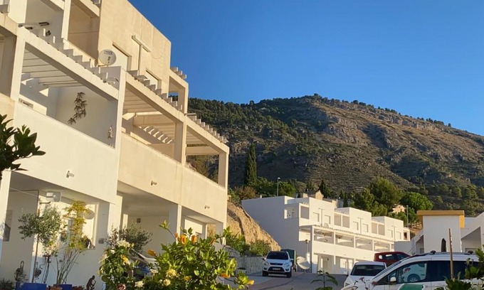 Relleu House | Dos Senoras Gordas