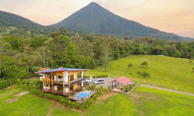 La Fortuna House | Dos Volcanes Villa