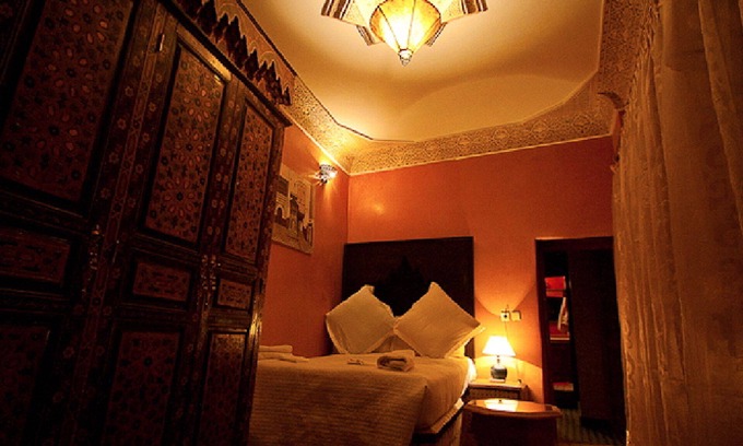 Ain Azlitan Bed & Breakfast | Double Bed Room at Riad Layalina: Pool, 360° View & Free Secure Parking at Foot
