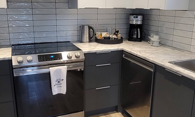 Courtenay House | Double D Ranch Guest House