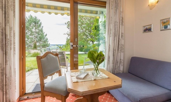 Gailingen Apartment | Double room 4, with shower and WC