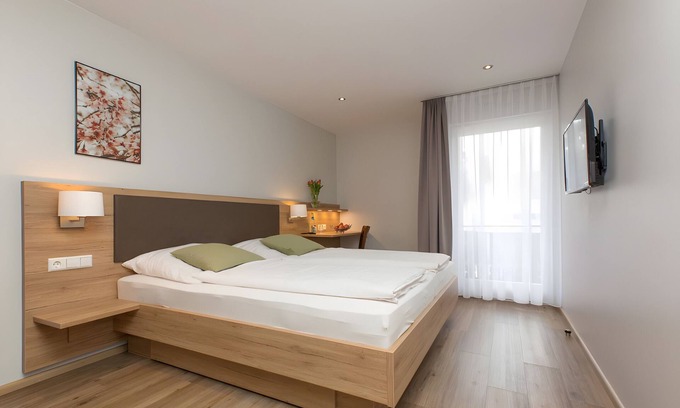 Haslach im Kinzigtal Apartment | Double Room 3 with Balcony and Wi-Fi