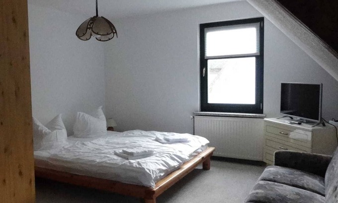 Lubkow Apartment | Double room 25 m² (shared bathroom) - Reetdachhaus Landhaus Ulrich