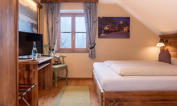 St. Gilgen House | Double room 4 - Landgasthof Batzenhäusl