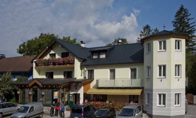 Weissenbach am Attersee Cottage | Double Room with Balcony - Attersee-Hotel zur Nixe