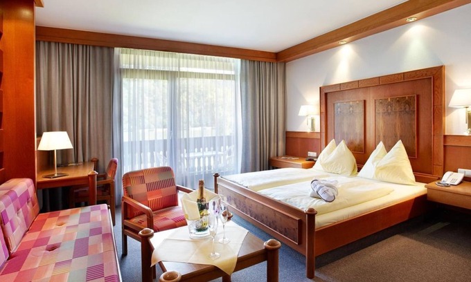 Schlogen House | Double room Danube view, bath, WC - Riverresort Donauschlinge