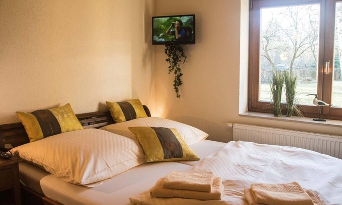 Bahretal Bed & Breakfast | Double room KÖNIGSTEIN - WITH breakfast - Pension Am historischen Kalkwerk