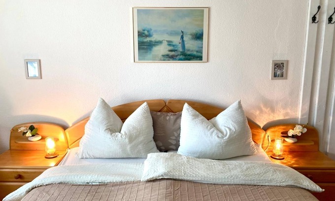 Aurach am Hongar Apartment | Double room no. 3 with shower WC - oasis of peace in nature close to Lake Attersee