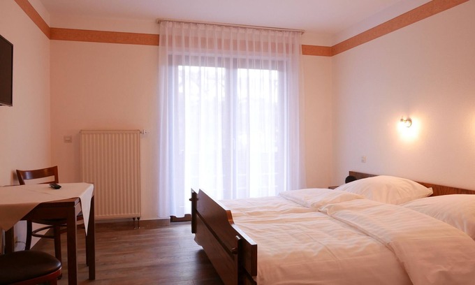 Buehlertal Apartment | Double room with balcony with shower and WC