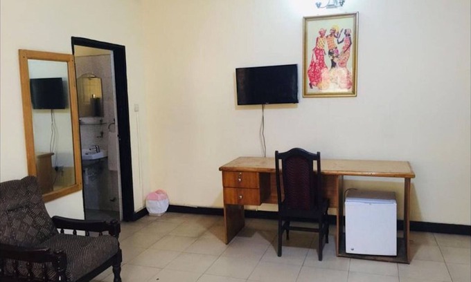 Accra Bed & Breakfast | Double Room With Balcony