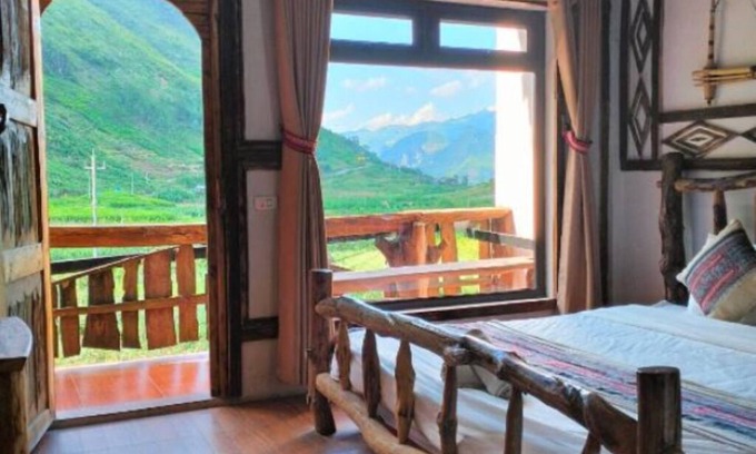 Meo Vac Bed & Breakfast | Double Room with Mountain View - O'Chau Meo Vac Homestay