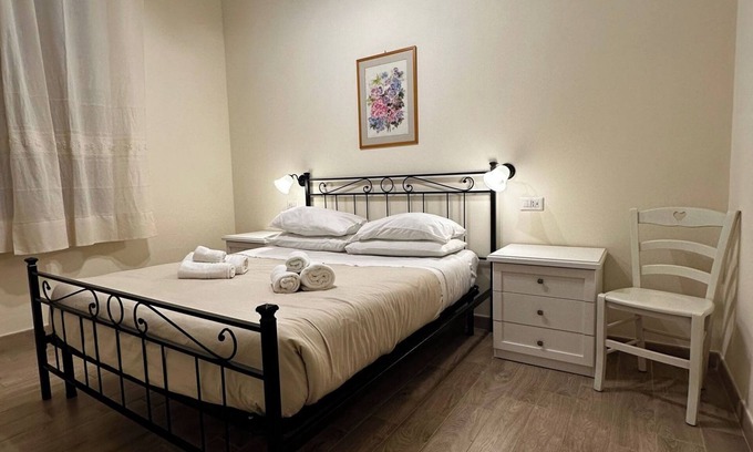 Terralba Apartment | Double Room with private bathroom in Terralba (Oristano) - Lentisco
