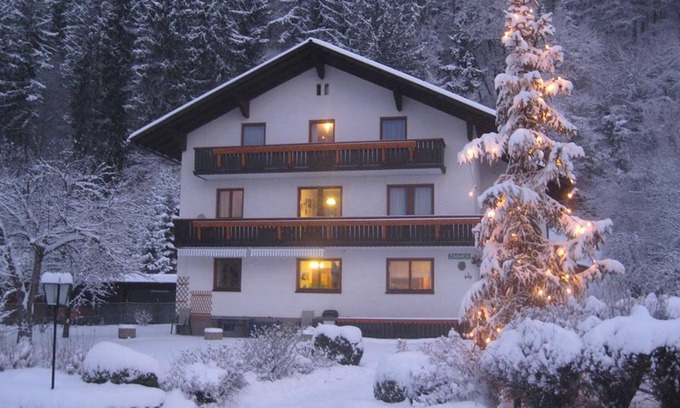 Maitschern Apartment | Double room with shower, WC - Haus Moser
