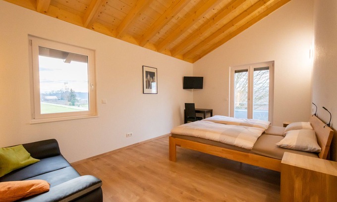 Umkirch Apartment | Double room with shower and WC