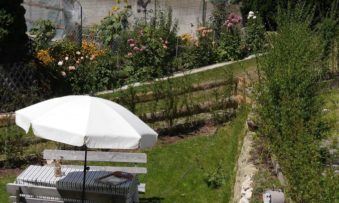 Neufrach Apartment | Double room with WC and shower (upper floor)