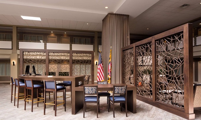 West Laurel Hotel | DoubleTree by Hilton Hotel Laurel