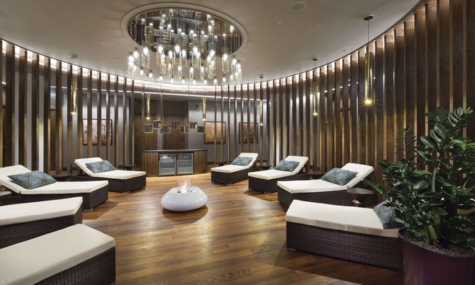 Wawer Hotel | DoubleTree By Hilton Hotel & Conference Centre Warsaw