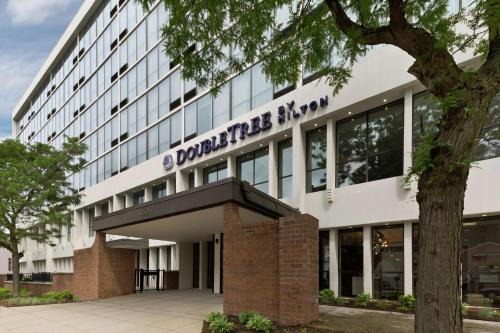 Jamestown Hotel | Doubletree By Hilton Jamestown, Ny
