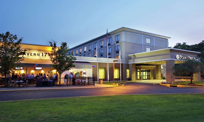 Mahwah Hotel | DoubleTree by Hilton Mahwah