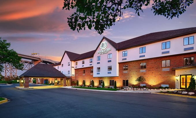 Port Huron Hotel | DoubleTree by Hilton Port Huron