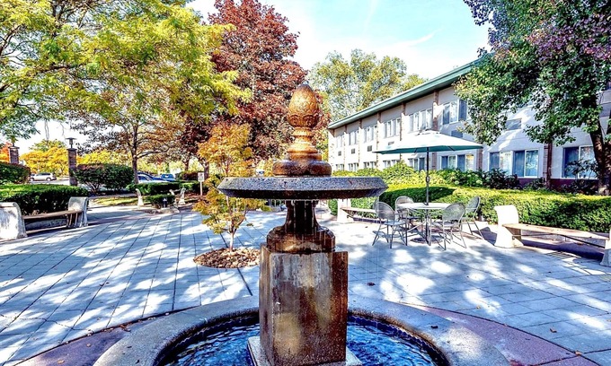 Warwick Hotel | DoubleTree by Hilton Providence Airport Warwick