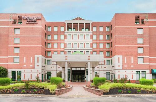 Plymouth Meeting Hotel | DoubleTree Suites by Hilton Hotel Philadelphia West