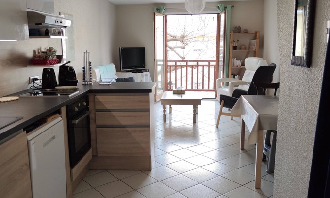 Embrun Apartment | "Douce escale embrunaise" 4 pers - central, in the greenery, close to everything!