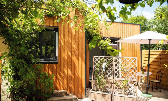 Le Gue-d'Allere House | Douce France" wooden mini-home, between La Rochelle and Green Venice