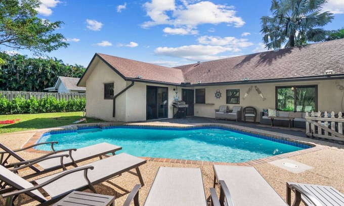 Tropic Palms House | Downtime in Delray | Pool Escape