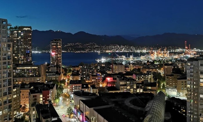 Crosstown Condo | Downtown 270° Sea& Mountain& City View by SkyTrain