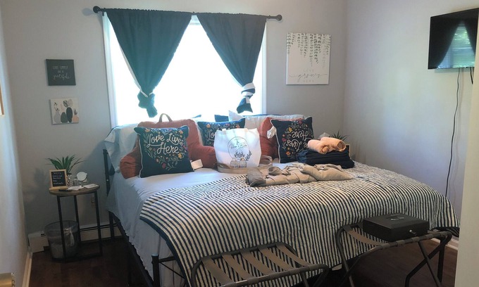 Peekskill House | Downtown Allergy Friendly 100%Organic West Point and Wedding Groups Only