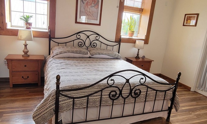 Black Mountain House | Downtown Black Mountain Escape