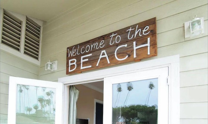 Carpinteria Apartment | Downtown Charmer! King bed + Queen sleeper sofa. Close to Downtown and Beach